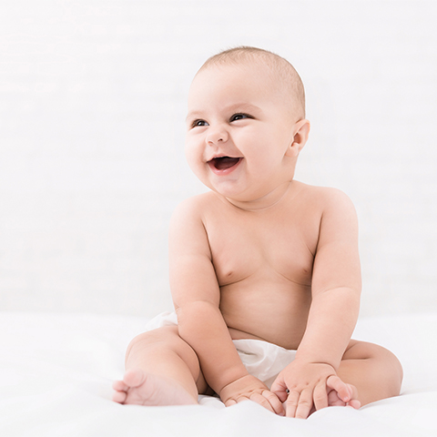 Bebis med blöja